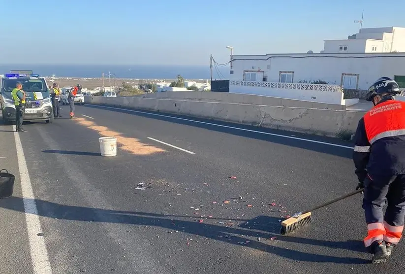 Momento de la actuación de los bomberos.