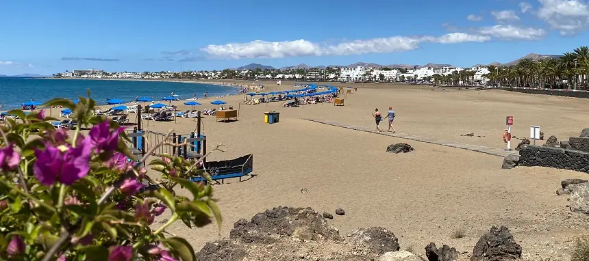 Playa de los pocillos.