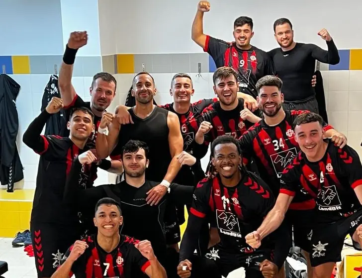 El San José Obrero celebrando su victoria.