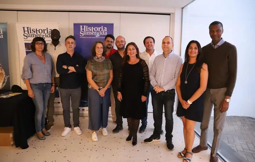 Imagen de los participantes en las jornadas y de la consejera de Educación del Cabildo.