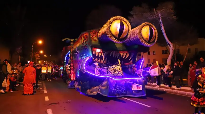 Imagen de la carroza ganadora del primer premio del Carnaval de Arrecife de 2024.