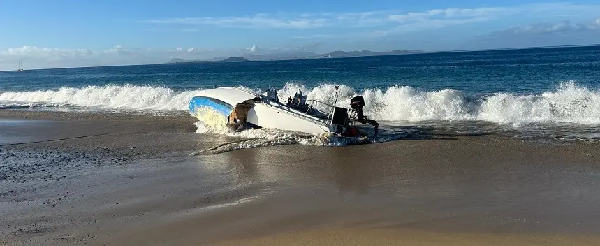 Imagen de los restos del velero en la costa de Papagayo.