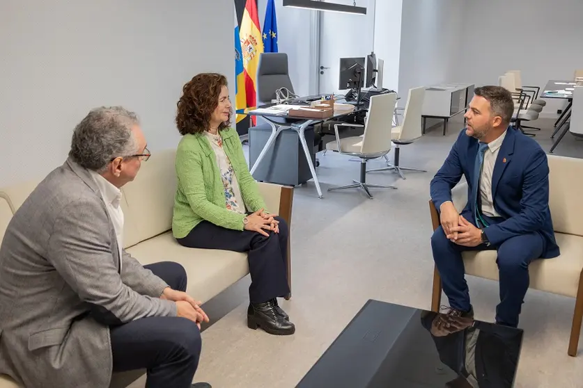 Reunión del vicepresidente con la consejera de Hacienda.