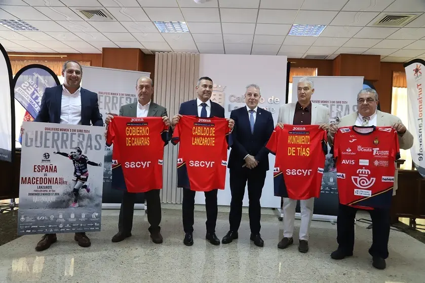 Presentación del partido de la selección nacional femenina de balonmano en Tías.