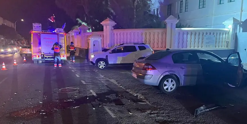 Imagen de la llegada de los bomberos al lugar del accidente