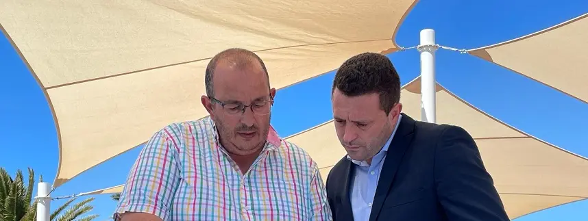 El alcalde de Yaiza y el concejal de Limpieza Rubén Arca.