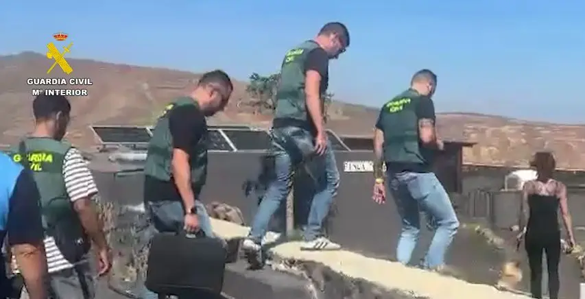 Operación de la Guardia Civil en el domicilio del detenido.
