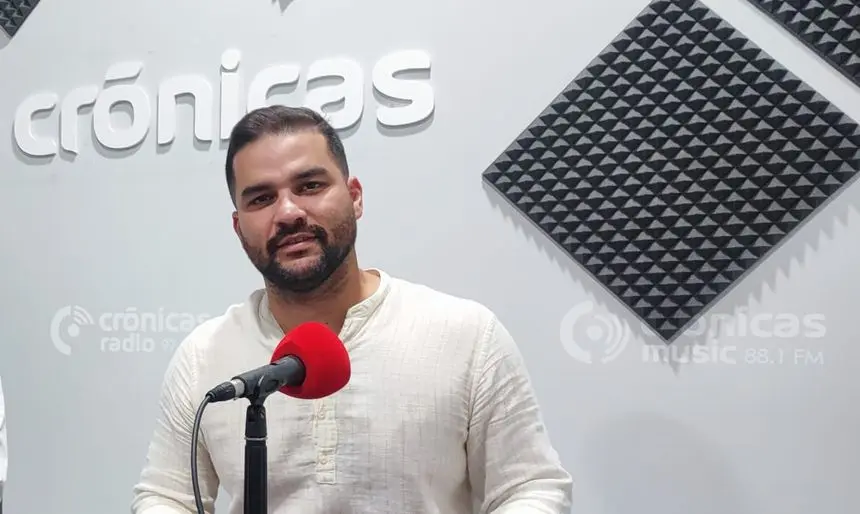 Jesús Machín en Crónicas Radio.