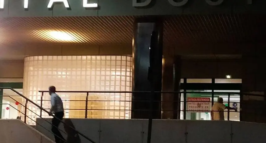 Entrada al hospital Doctor José Molina Orosa de Arrecife.