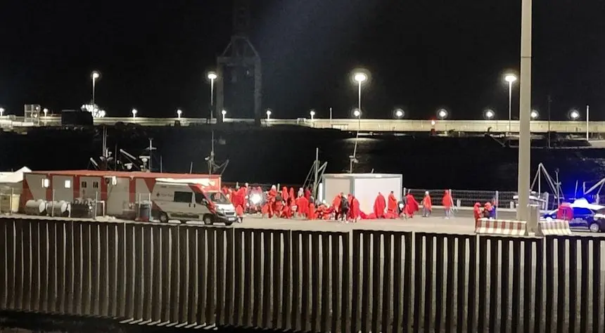 Imagen de archivo de la llegada de otra patera de noche a Puerto Naos