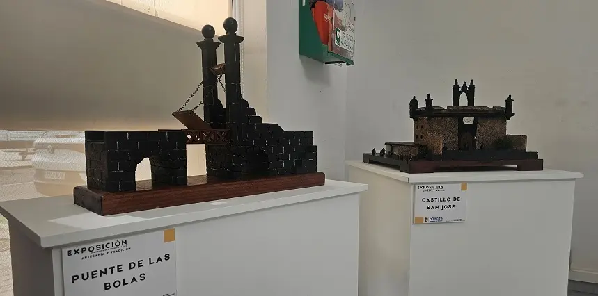Exposición de maquetas de piedra.