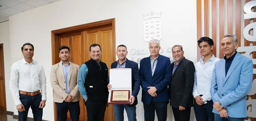 Visita del embajador de La India al Cabildo de Lanzarote.