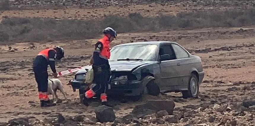 Imagen del vehículo que se salió de la carretera