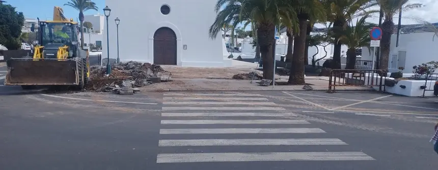 Imagen de las obras de la plaza de Uga.
