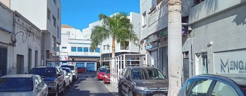 Imagen de la calle Triana, donde se encuentra el local sancionado