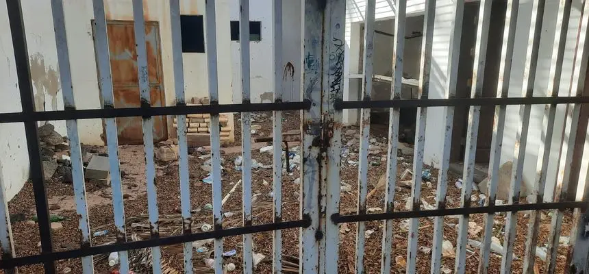 Entrada a los baños del Parque Temático.