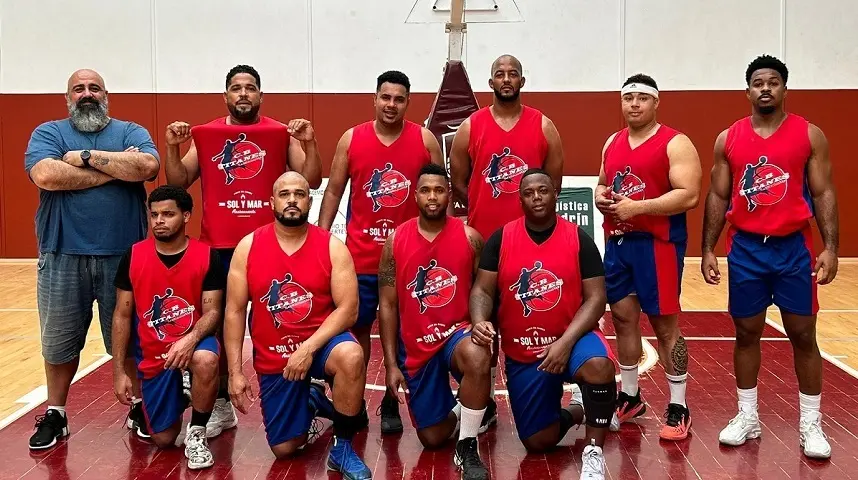 Imagen del CB Los Titanes en su desplazamiento a Fuerteventura.