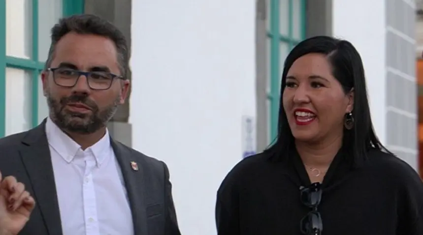 La concejal de Educación, Abigail González, y el teniente de alcalde, Echedey Eugenio.