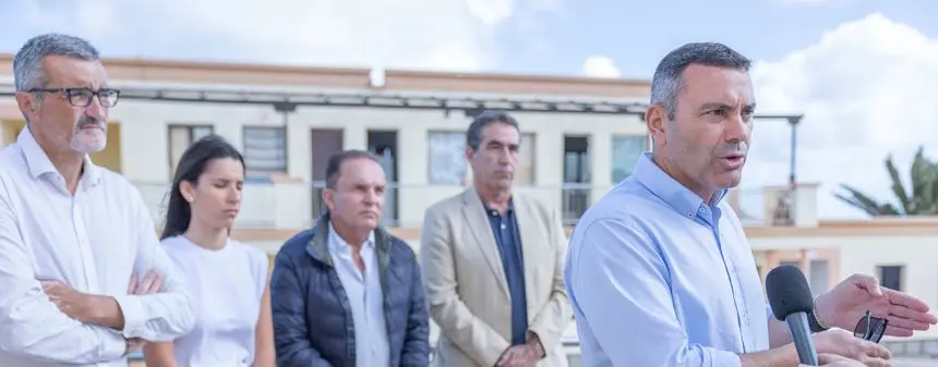 El presidente del Cabildo este domingo dando las explicaciones sobre algo que no se había logrado en años