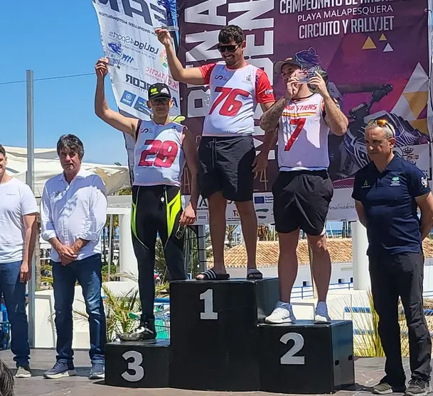Imagen de Daniel Hernández celebrando su victoria.