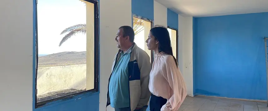 Aroa Revelo y Miguel Ángel Jiménez en su visita al Albergue de La Santa.