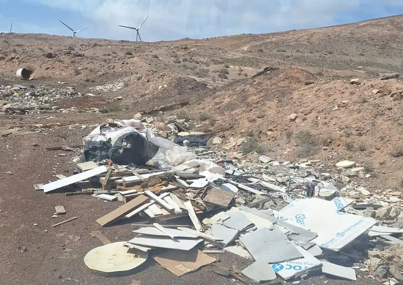 Imagen de los restos de obra detectados por los vecinos.