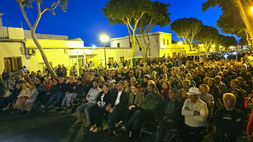 Asistentes a las fiestas de Titerroy.