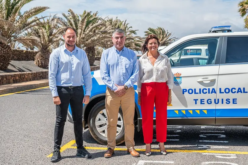 Presentación de los nuevos vehículos de la Policía Local de Teguise.
