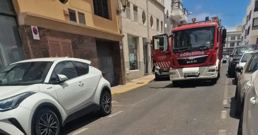 Camión de bomberos en el lugar del incendio.