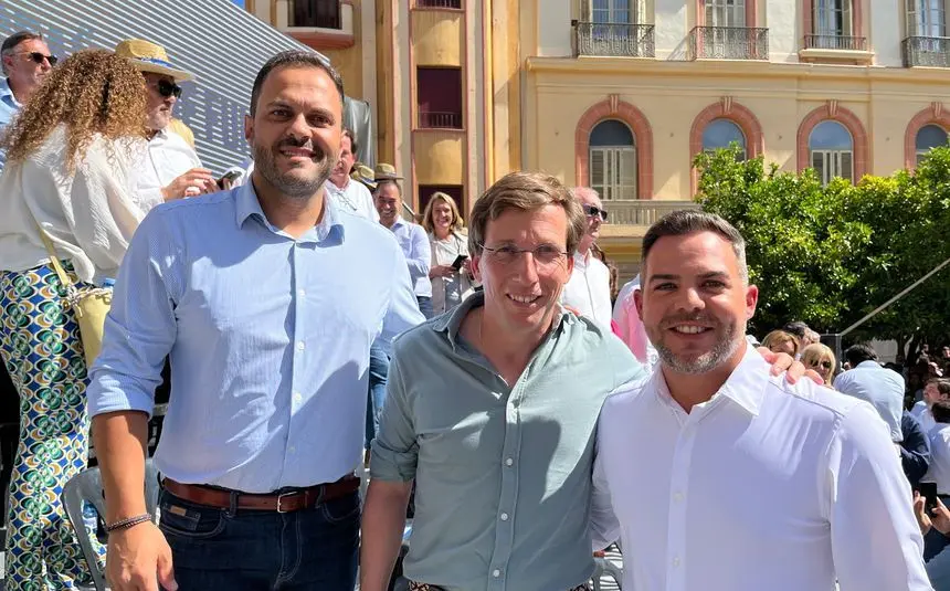 El alcalde de Arrecife con el alcalde de Madrid y el vicepresidente del Cabildo de Lanzarote.