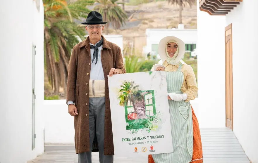 Presentación de actos por el día de Canarias.