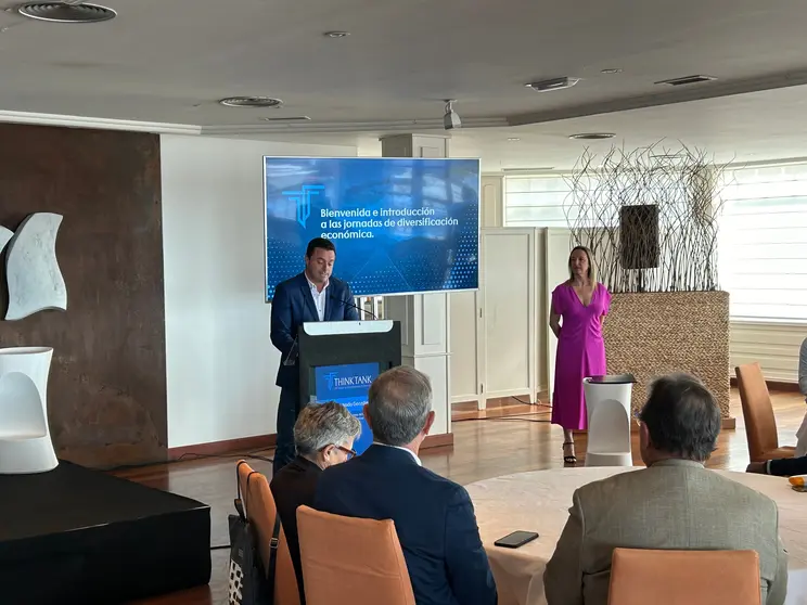 Óscar Noda durante su intervención de inicio de las jornadas. 