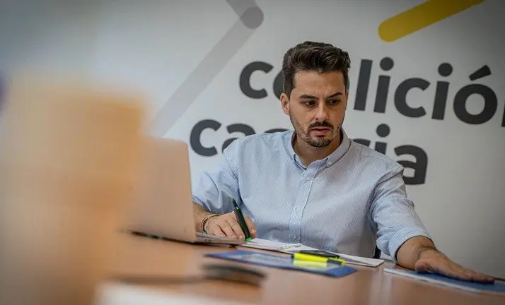 David Toledo en la sede de Coalición Canaria