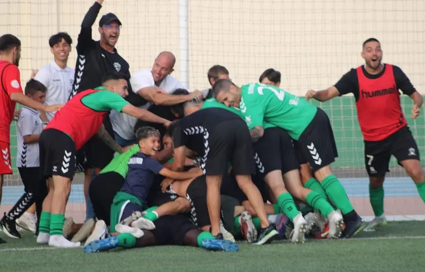 Imagen del júbilo de los jugadores al terminar el encuentro