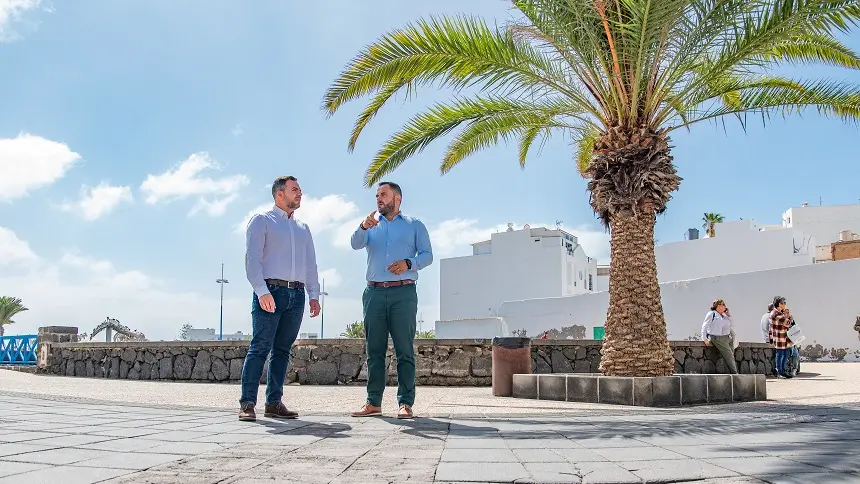 El vicepresidente junto al alcalde en el Charco de San Ginés