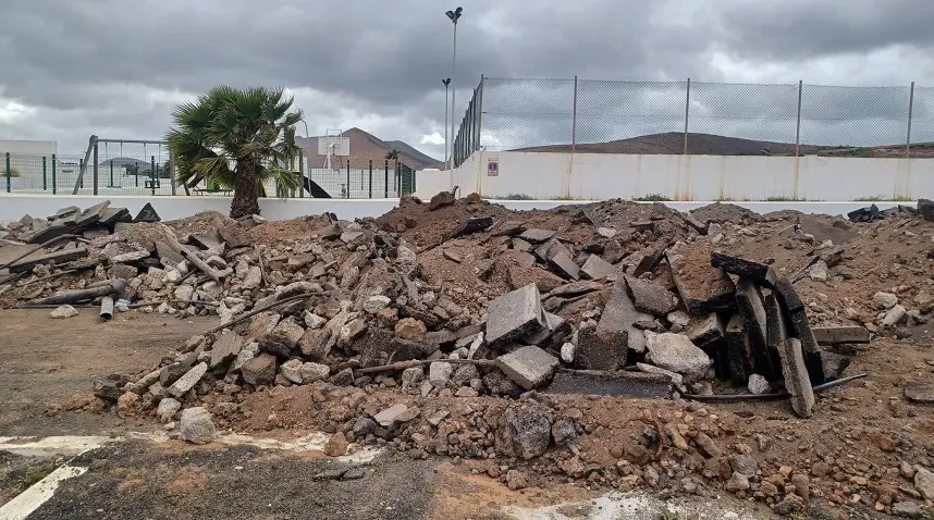 Escombrera en Conil.