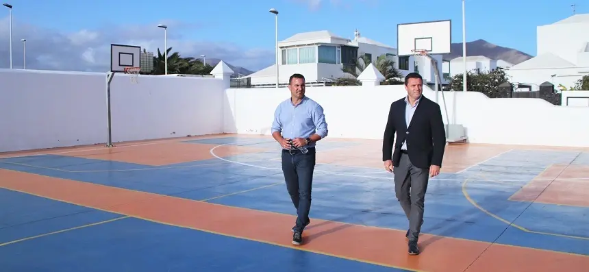 Óscar Noda junto a Ángel Lago.