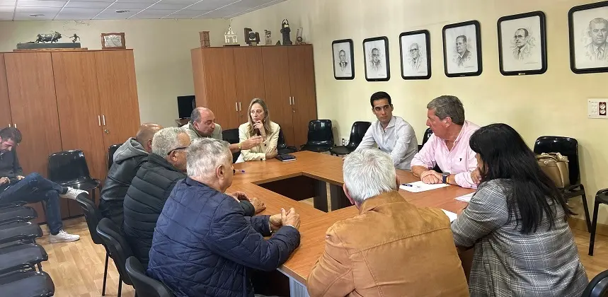 Reunión con representantes del sector agrícola y ganadero_entre ellos_de la Cooperativa La Candelaria