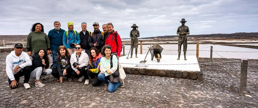 Grupo de fotografía en las Salinas de Janubio.