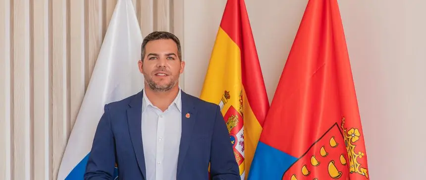 Jacobo Medina en la sede del Cabildo insular