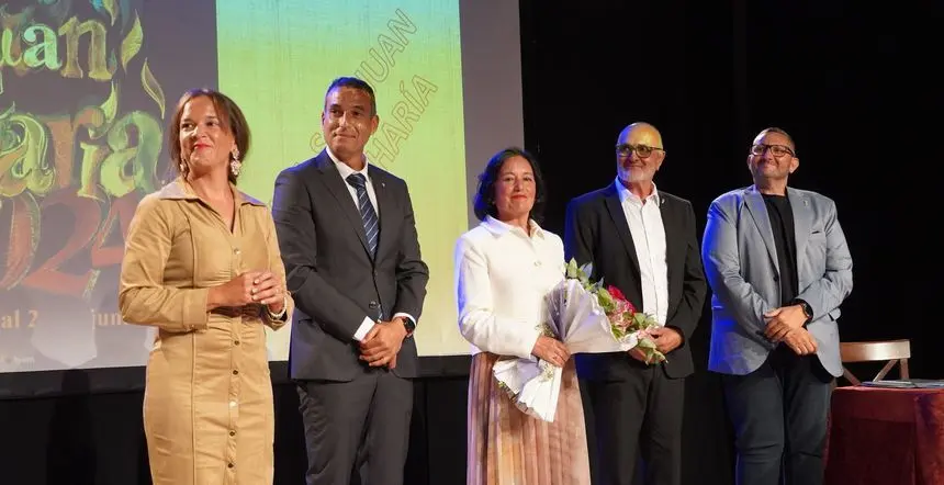 José Pérez Dorta con los representantes del Gobierno municipal