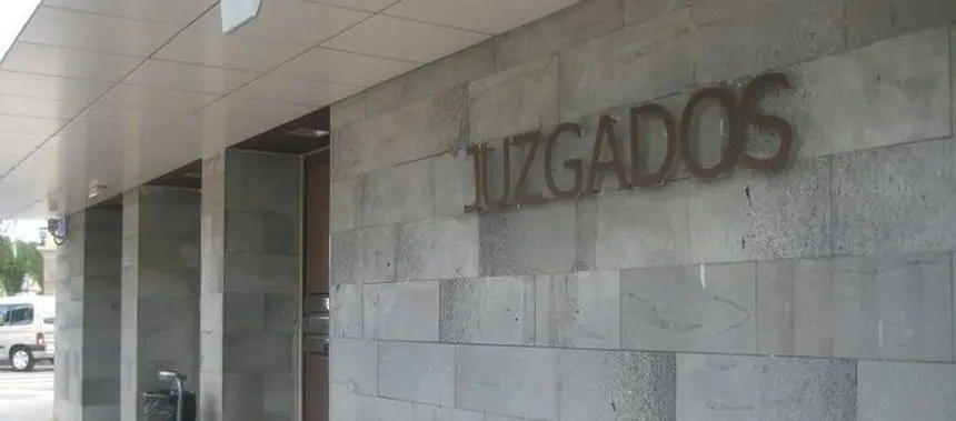 Imagen de la entrada a los juzgados de Arrecife.