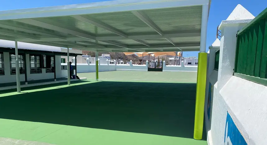 Pérgola del CEIP Uga.