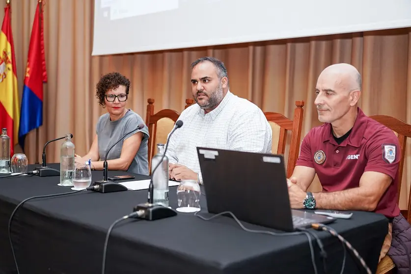 Samuel Martín en la recepción de los agentes de medio ambiente.