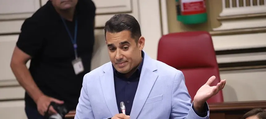 Yoné Caraballo pregunta a la consejera de sanidad