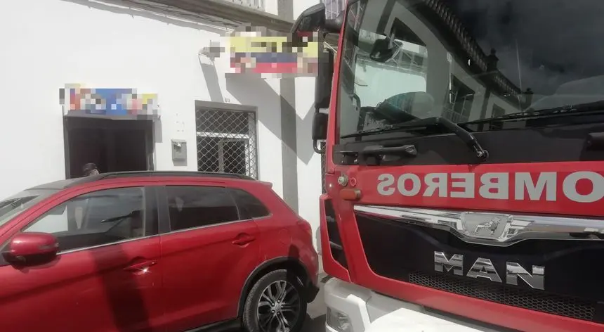 Imagen del bar en el que actuaron los bomberos este sábado