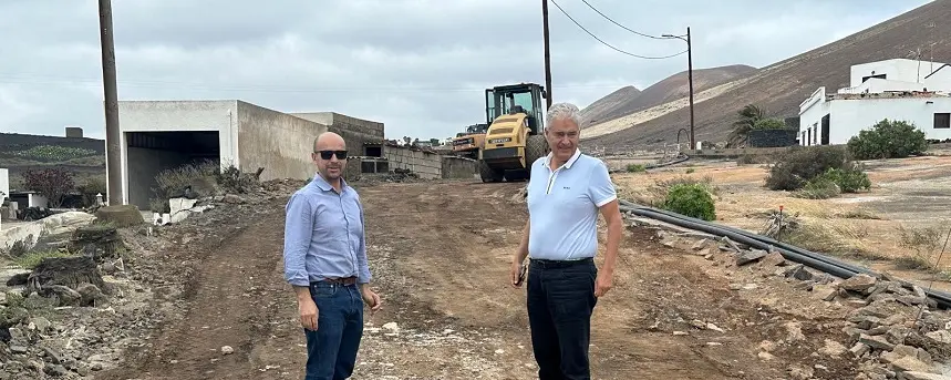 Ulpiano Calero y José Juan Cruz junto a las obras que se están realizando.