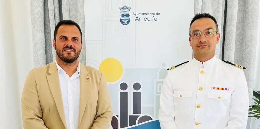 El alcalde de Arrecife y el nuevo comandante de la Ayudantía Naval en Lanzarote, con sede en Arrecife