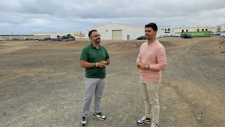Visita al solar donde irá el Centro de Salud de Argana (1)