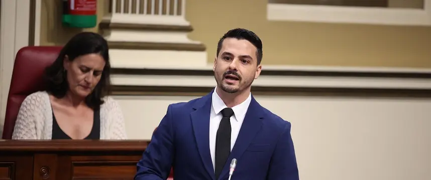 David Toledo en el Parlamento de Canarias.
